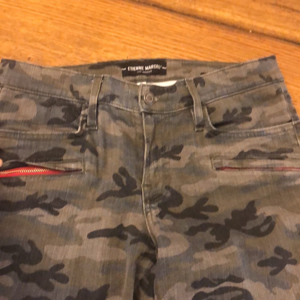 Etienne Marcel Camo Skinny Leg Women’s Size 29 Pants jeans red zipper Denim - Picture 3 of 16